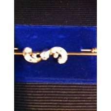 gold and diamond brooch 111